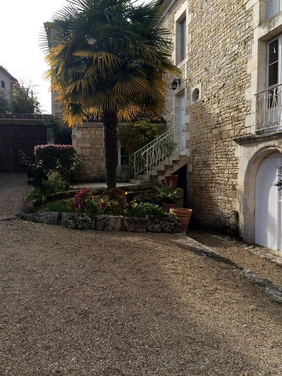 Le Moulin De Mansle Βίλα Εξωτερικό φωτογραφία
